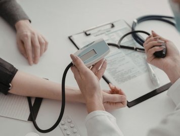 CHẾ ĐỘ DINH DƯỠNG VÀ TẬP LUYỆN CHO NGƯỜI TĂNG HUYẾT ÁP